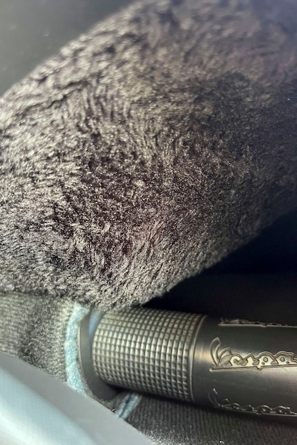 The inside of the glove is soft and warm.