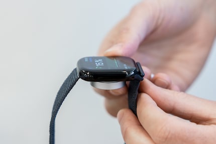 On the charging puck, the new Apple Watch charges faster than any previous model.