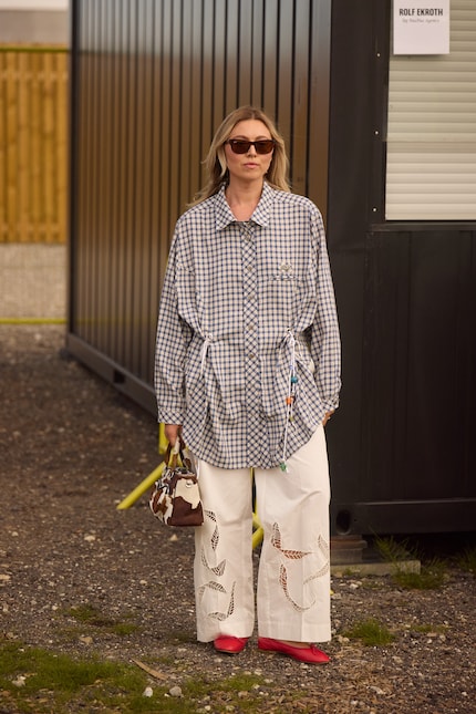 You can easily integrate a second pattern into the look with pockets.