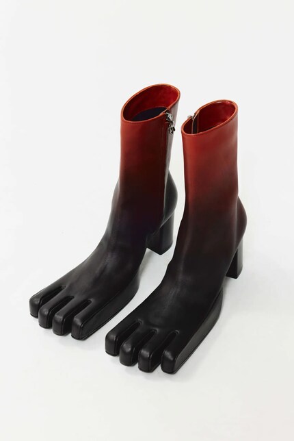 Der Brand Avavav ist bekannt für seine exzentrischen «Finger»-Boots.