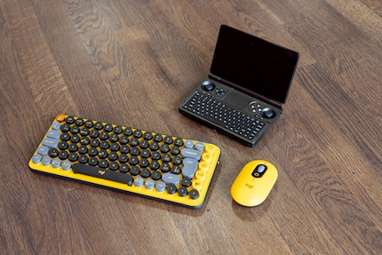 Normaal gebruik ik de GPD Win Mini 2024 voor gamen, maar als er iets verandert, heb ik altijd een extern toetsenbord en muis bij de hand.