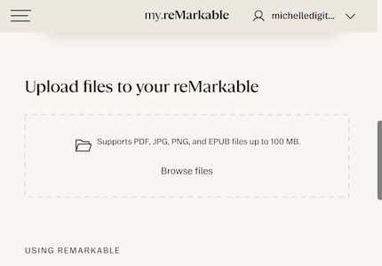 Ik gebruik de website om bestanden naar de tablet te slepen.