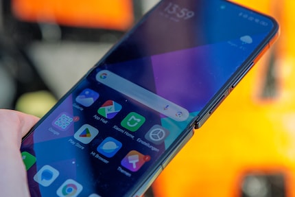 The crease on the inner display doesn’t bother me.
