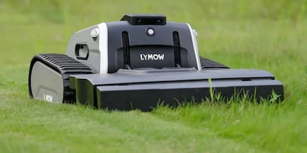 Thanks to the chain drive, the Lymow One should also be able to manage inclines of 45 degrees
