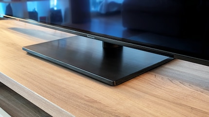 Le bord inférieur de la TV est trop bas pour la plupart des barres de son.