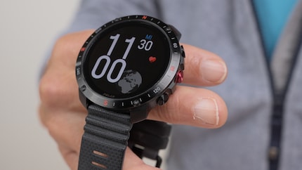 The combination of buttons and touchscreen makes it easy to operate.