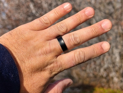 Der Ring trackt am Finger alle wichtigen Messgrössen.