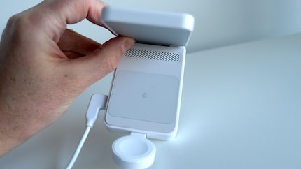 Hier kun je zien dat Anker ook heeft gedacht aan koeling van het laadstation.