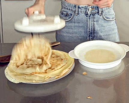 Nach ein paar Testversuchen läufts. Mein offizieller Job-Titel lautet ab sofort: «Crêpe Master». 
