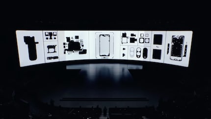 In de stream laat Samsung de afzonderlijke onderdelen van de Galaxy S25 Edge zien.