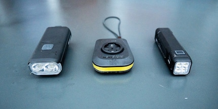 For comparison: the BBB StrikeDuo (left), the Ravemen FR300 (centre), the knog Blinder (right).