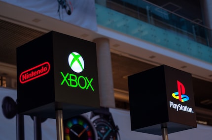 Terwijl de consoles, vooral de Xbox en Playstation, vochten om de suprematie, bleef de pc-markt onverstoord groeien.