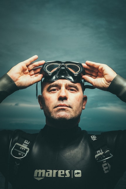 Geht für atemberaubende Aufnahmen in die Tiefe: der Unterwasser-Kameramann Nuno Sá.