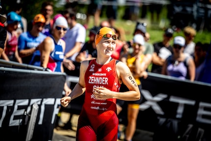 Professional athlete Anna Zehnder running in a Swijin bra.