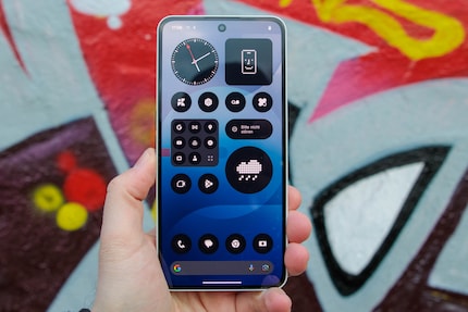The display of the Nothing Phone (3a) is pleasantly bright.