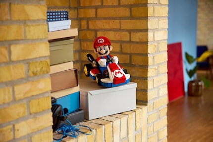 Comme objet d'exposition sur une étagère, le Mario constructible fait bonne figure.