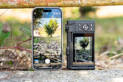 The Canon V1’s display can’t keep up with modern smartphones.
