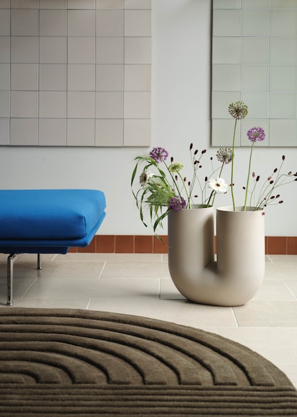 ... the larger Kink vase is perfect as an eye-catching floor piece or sculpture.