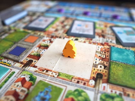I secure tiles - but only one per round. Then it's the others' turn.