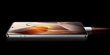 The OnePlus 13 is fully charged in no time at all.
