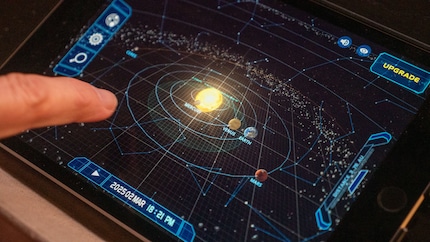 We bekijken de positie van de planeten in de app Zonnestelsel Scope.