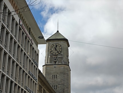 De drievoudige optische zoom brengt de toren mooi dichtbij.