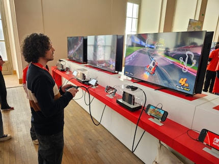 Phil donne tout dans « Mario Kart World ».