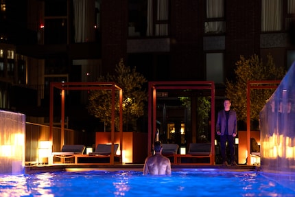 La scène de la piscine en question a vraiment de la gueule.