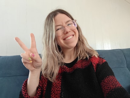 The quality of the front camera is good enough for video calls – although, maybe that’s down to the model ;D.
