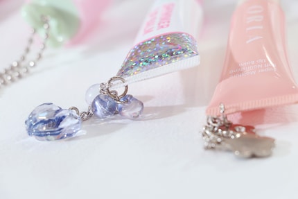 Niet alle sieraden dienen als ophangmiddel. Exposant: TJ Enterprise