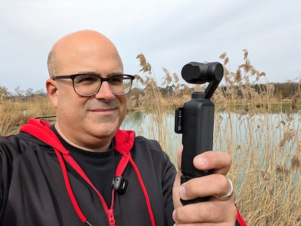 Ein Ego-Shooter: Die DJI Osmo Pocket 3 ist perfekt für Videos von mir selber.