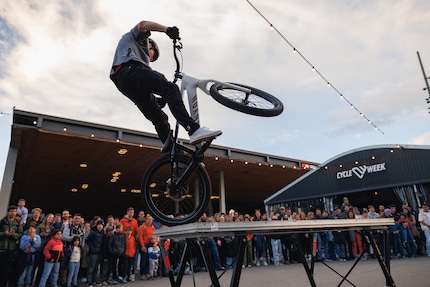 De beste artiesten ter wereld strijden op twee wielen op de grootste fietsbeurs van Zwitserland.