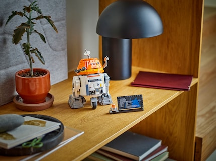 Exubérant, bruyant, loyal : le droïde rebelle d'Ahsoka est livré avec des accessoires mobiles - et beaucoup de personnalité.