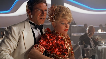 De romance tussen Indy en Willie is net zo explosief en chaotisch als de openingsscène van «The Temple of Doom».