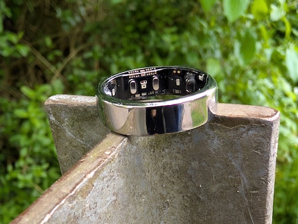 The sensors in the ring measure pulse, temperature and movement.
