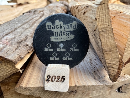 Je hebt de keuze: Vanaf 25 kilometer is er een leipe medaille bij de Backyard Ultra in Hallwil.