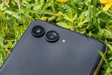 De nieuwe camera's trekken vuil aan.