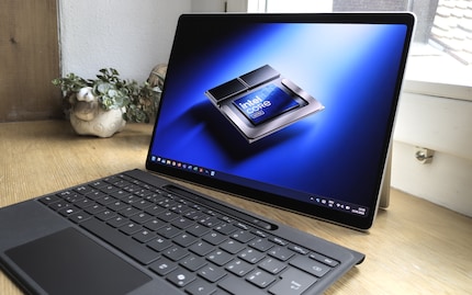 Avec le Surface Pro Flex Keyboard for Business, vous pouvez même utiliser le clavier séparément de l'appareil.