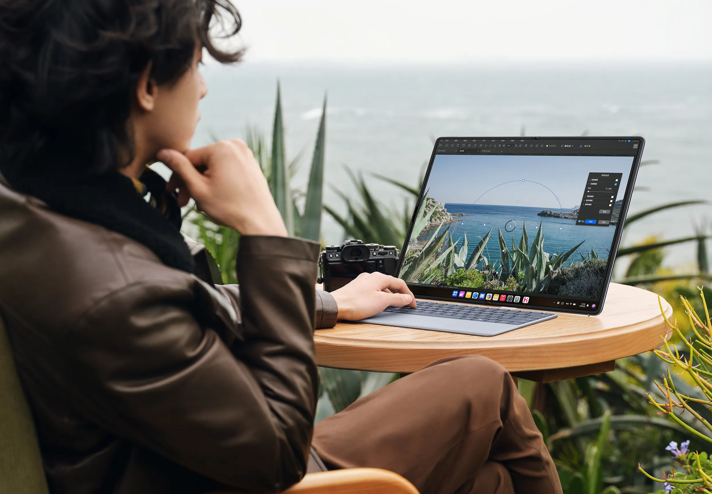 Huawei hat auch eine passende externe Tastatur für das MateBook Fold im Angebot.