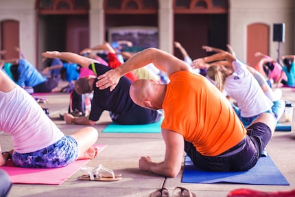 This is also yoga: gentle side bends for the spine.