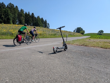 Deze fietsers haalde ik kort van tevoren in op de klim.