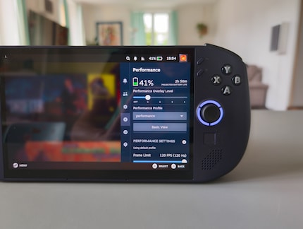 Behalve de prestatieprofielen is SteamOS identiek aan dat op het Steam Deck.