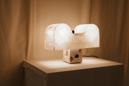 Camelo: Elke lamp is handgemaakt en gelimiteerd tot 12 stuks.