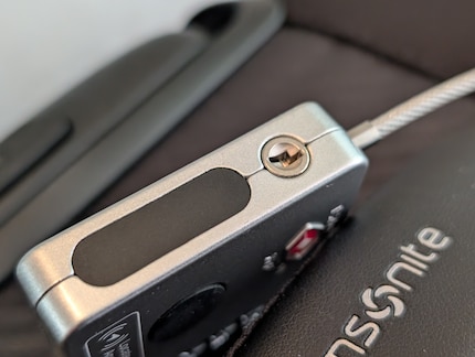 Hier kan de TSA het slot «openen met een geschikte universele sleutel».