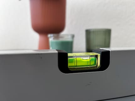 Mijn tafel staat absoluut niet waterpas.