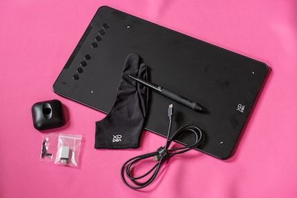 XP-Pen wordt geleverd met veel accessoires bij de tablet.