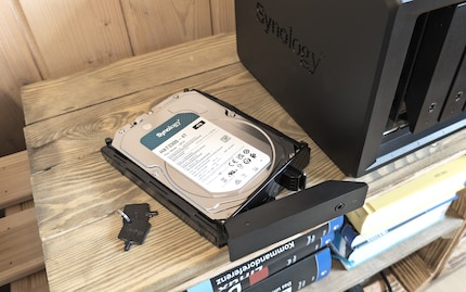 HAT3300 - technisch identiek aan Seagate IronWolf, maar met Synology-label, eigen firmware en extra kosten.