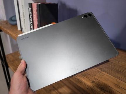 La Tab S11 Ultra a deux caméras à l'arrière, la Tab S11 n'en a qu'une.