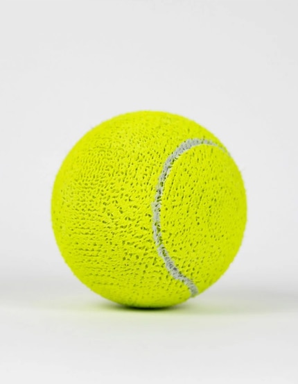 Der Prototyp «Point» wirkt auf den ersten Blick wie ein klassischer Tennisball, kommt aber vollständig aus dem 3D-Drucker.