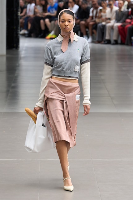 Maison Mihara Yasuhiro SS26 : jupe ou pull-over ? 